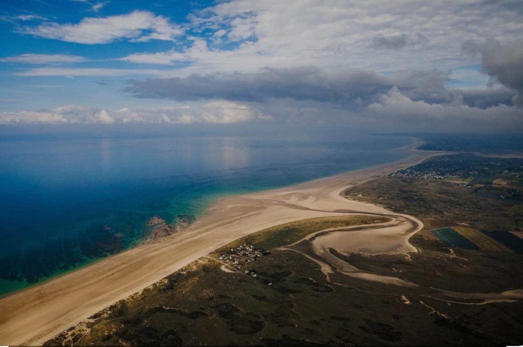 Beach House Gouville-sur-Mer Bagian luar foto